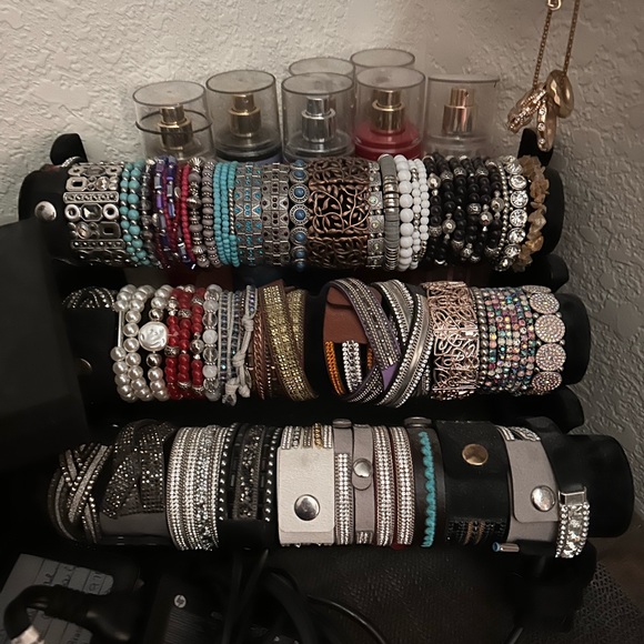 Paparazzi Jewelry…I have way too much!! - Picture 3 of 6